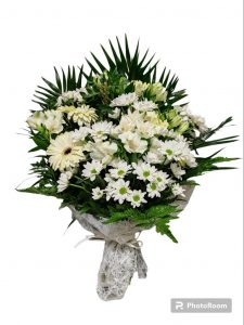 Ramo de condolencias con margaritas blancas